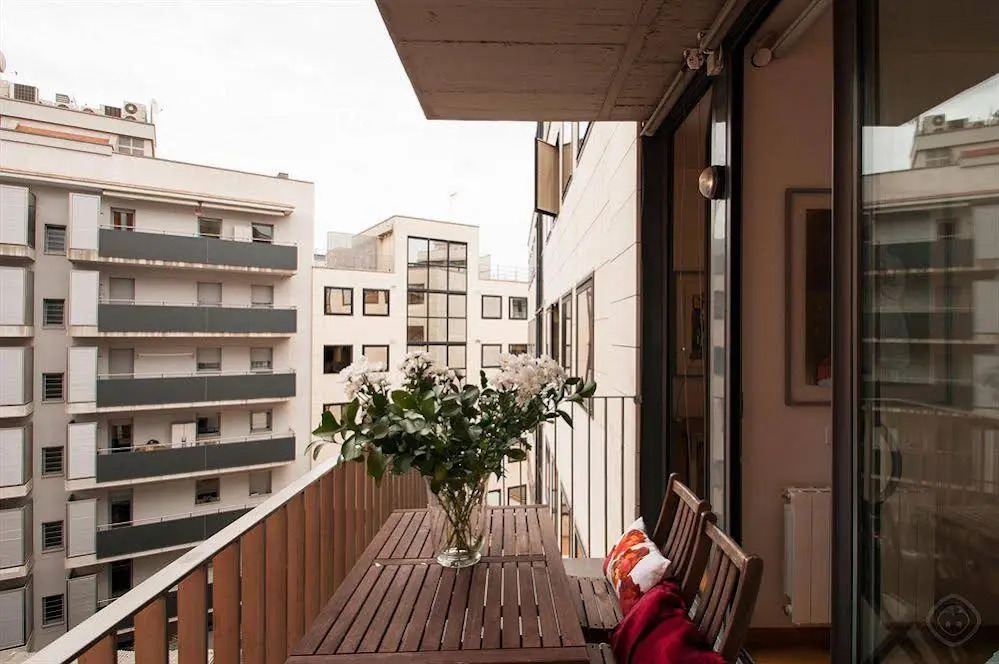 Sagrada Familia Area Pool Apartments