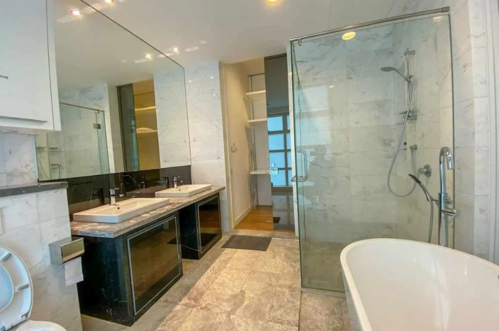 #23 BATH TUB SKY POOL 2 Bedroom Apt KLCC =)