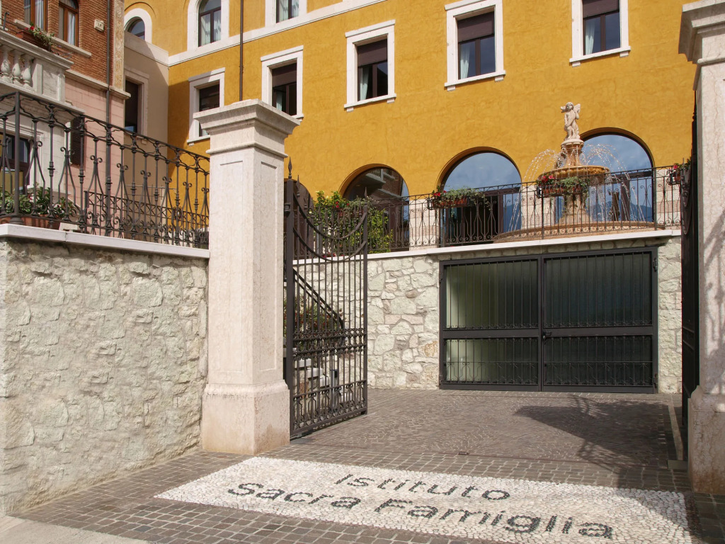 Garda Family House