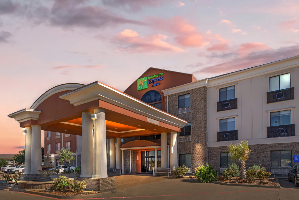 Holiday Inn Express Hotel and Suites Fairfield-North by IHG