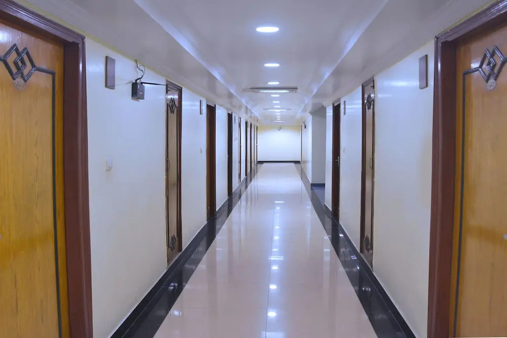 Hotel Rajhans International