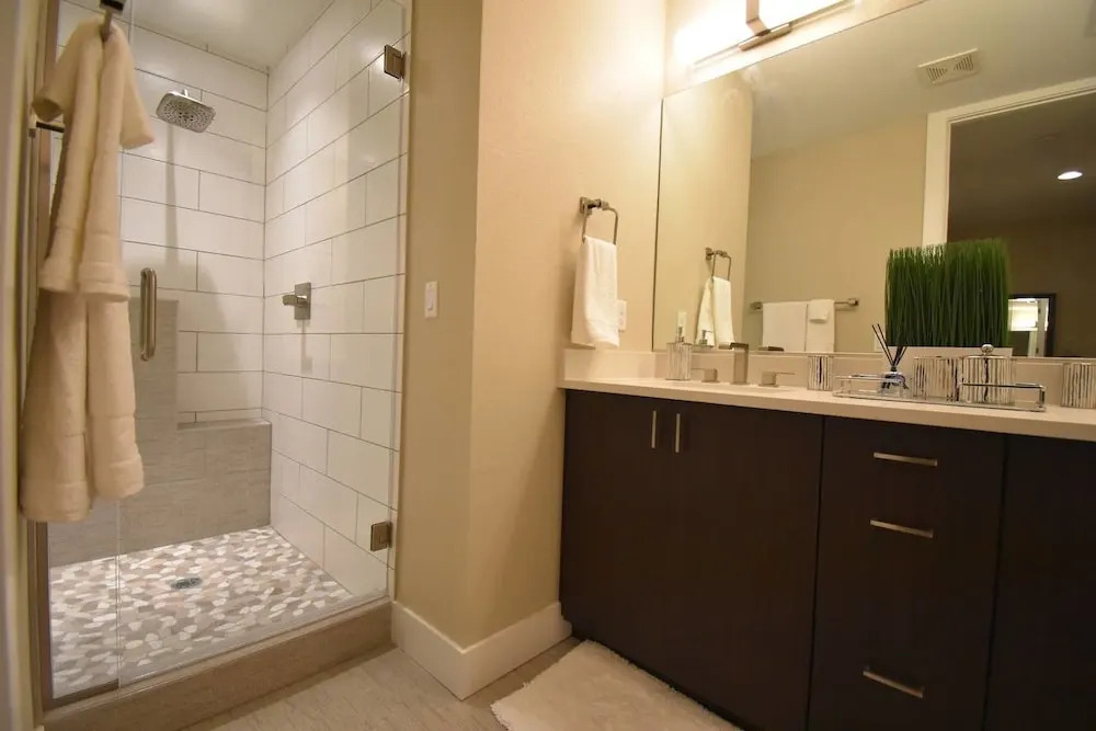 Classic City Condo Views From Golden Triangle