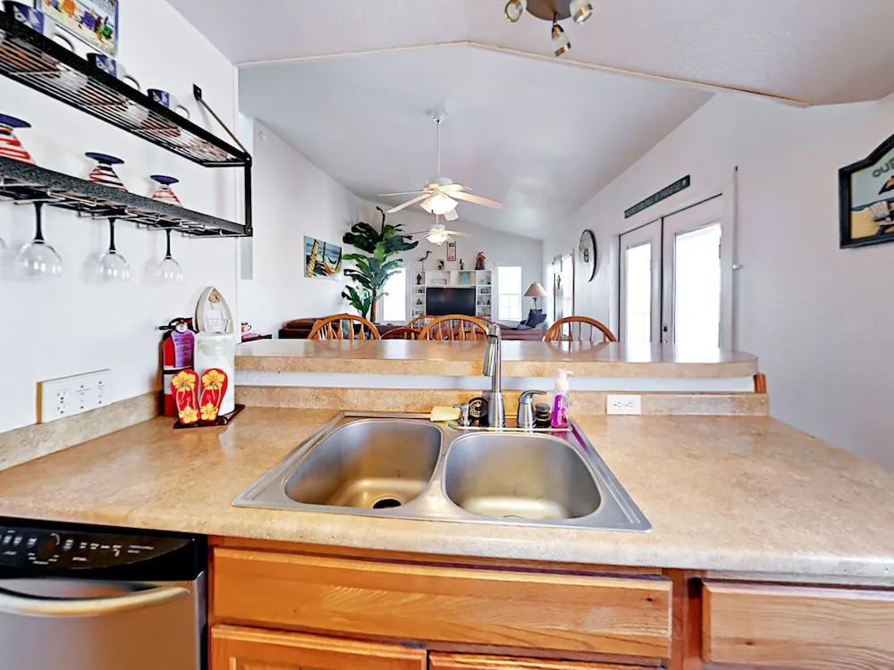 Split Level Stunner in Port Aransas by RedAwning