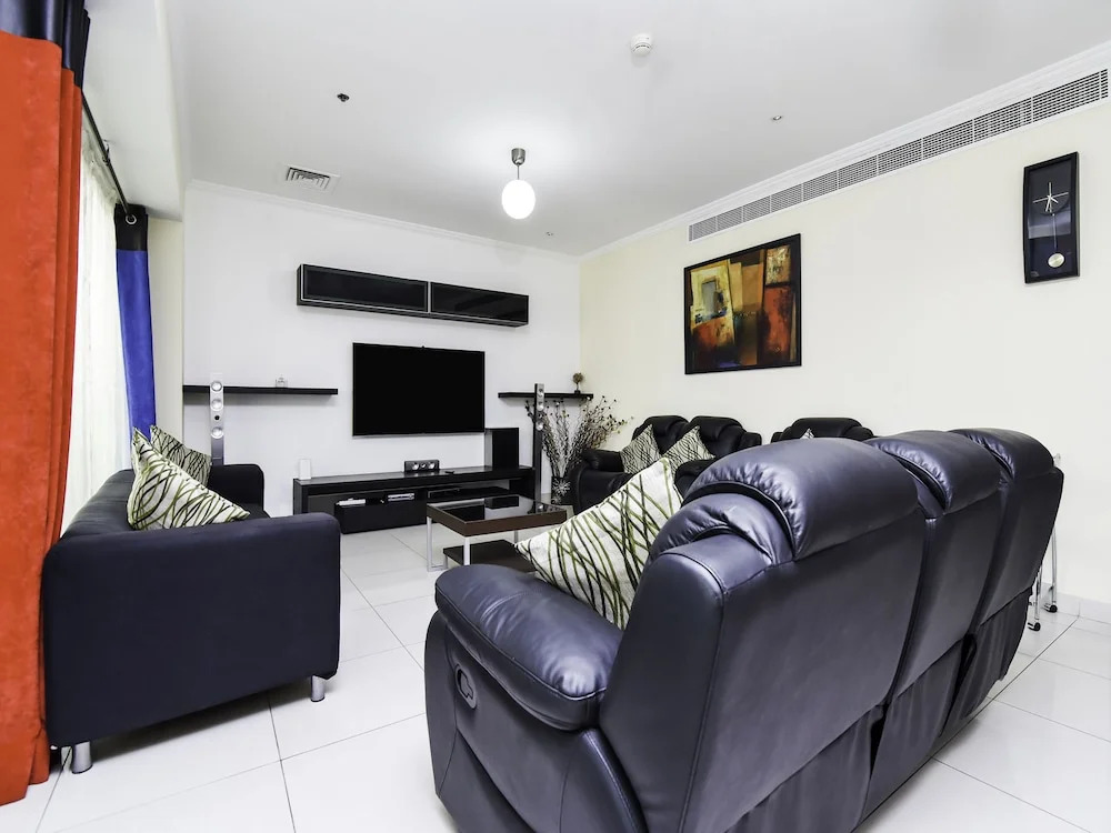 OYO Home 164 2BHK Lake View