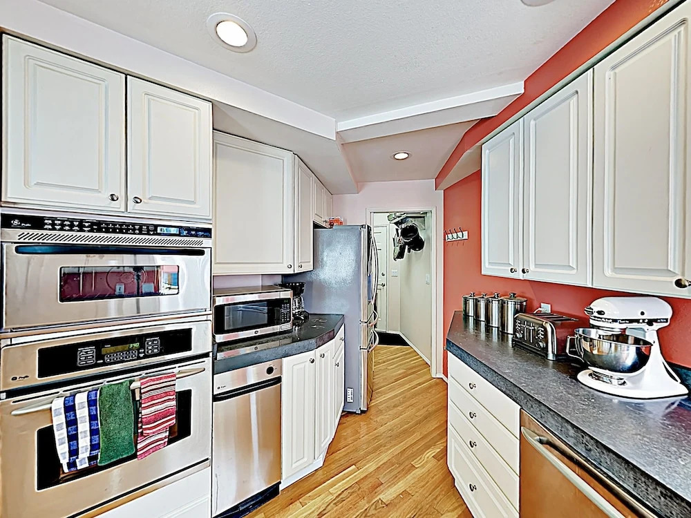New Listing! Chic Alki Beach W/ Bay Views 4 Bedroom Home