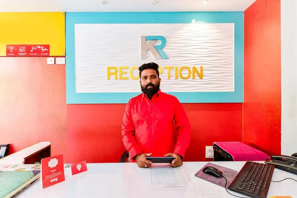 Oyo 37783 Kuwait Residency