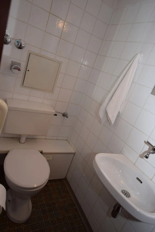 AB Apartment 83