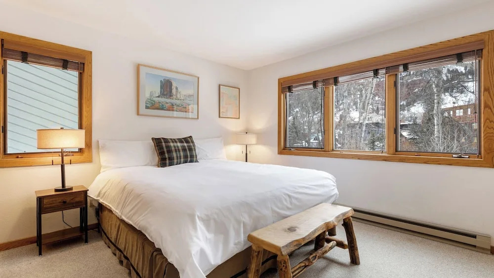 Riverside Condos D01 by Avantstay Condo Close To Downtown, Town Park & Ski Lift #8