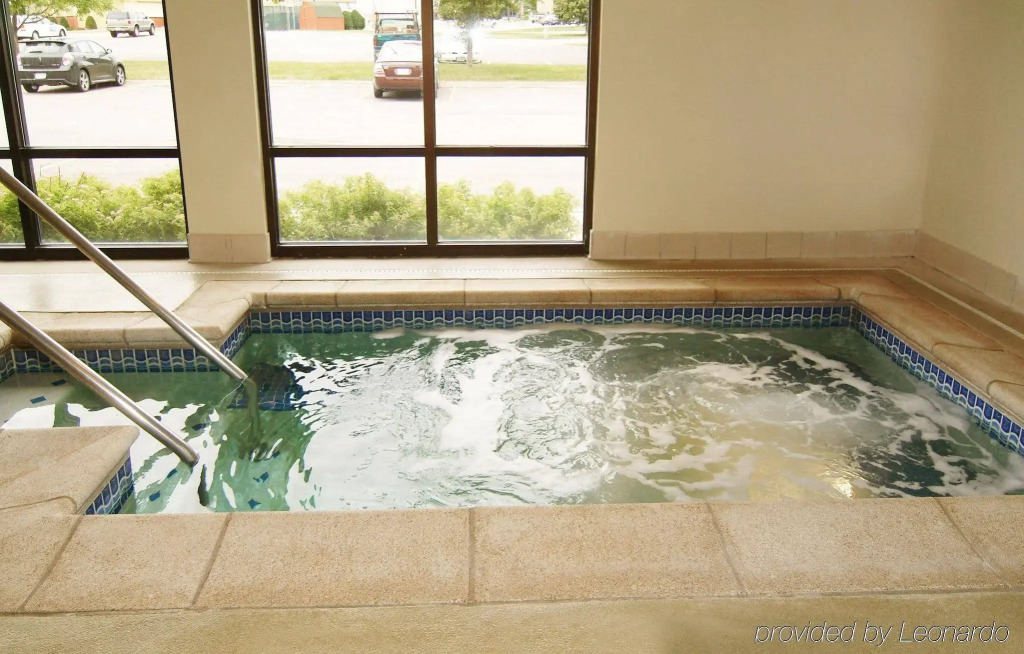 Holiday Inn Express Hotel & Suites Cedar Rapids I-380 at 33rd Avenue by IHG