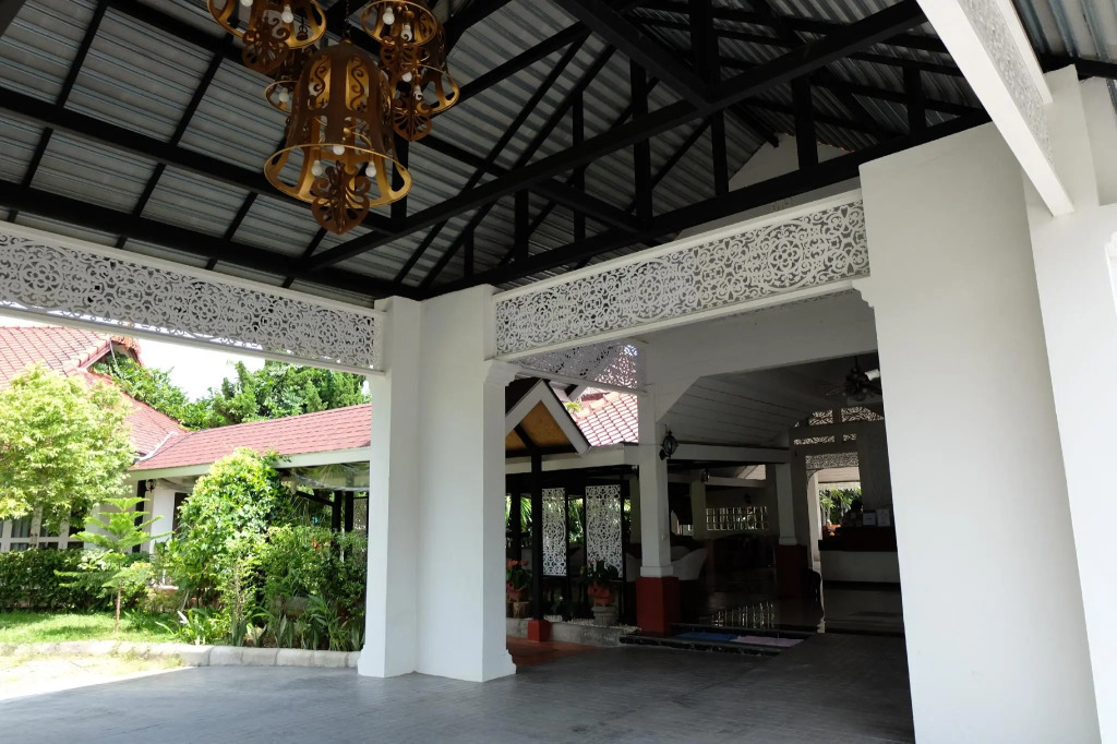 Karinthip Village