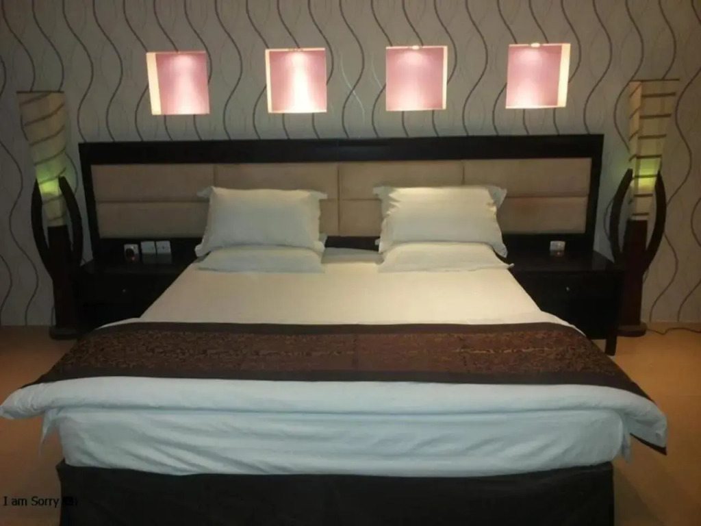 Quiet Rooms 11 Serviced Apartments