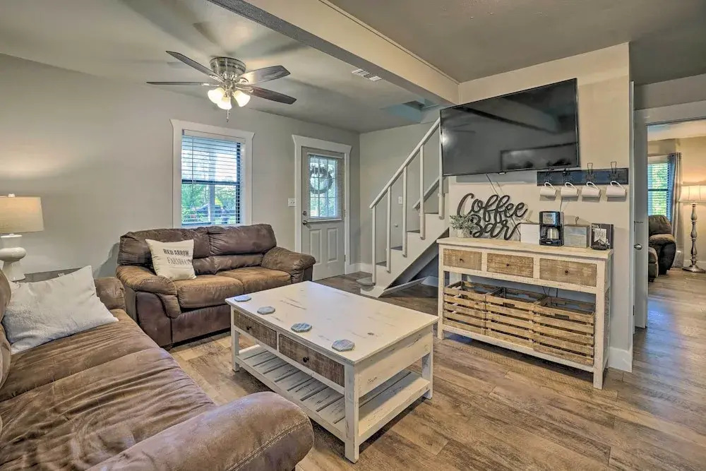Peaceful Broken Bow Cottage w/ Fire Pit!