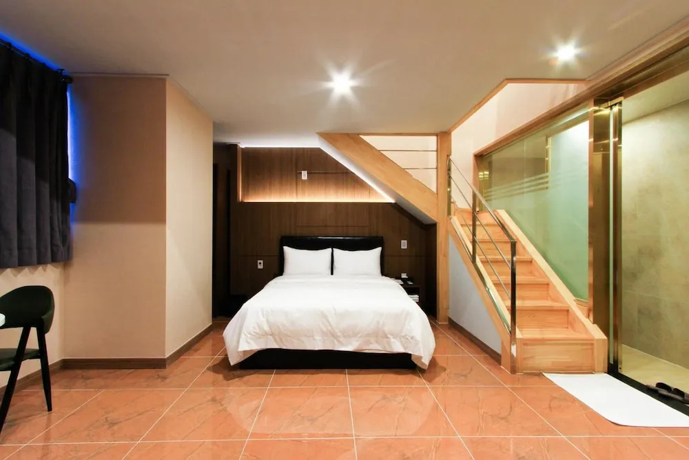 The King Hotel