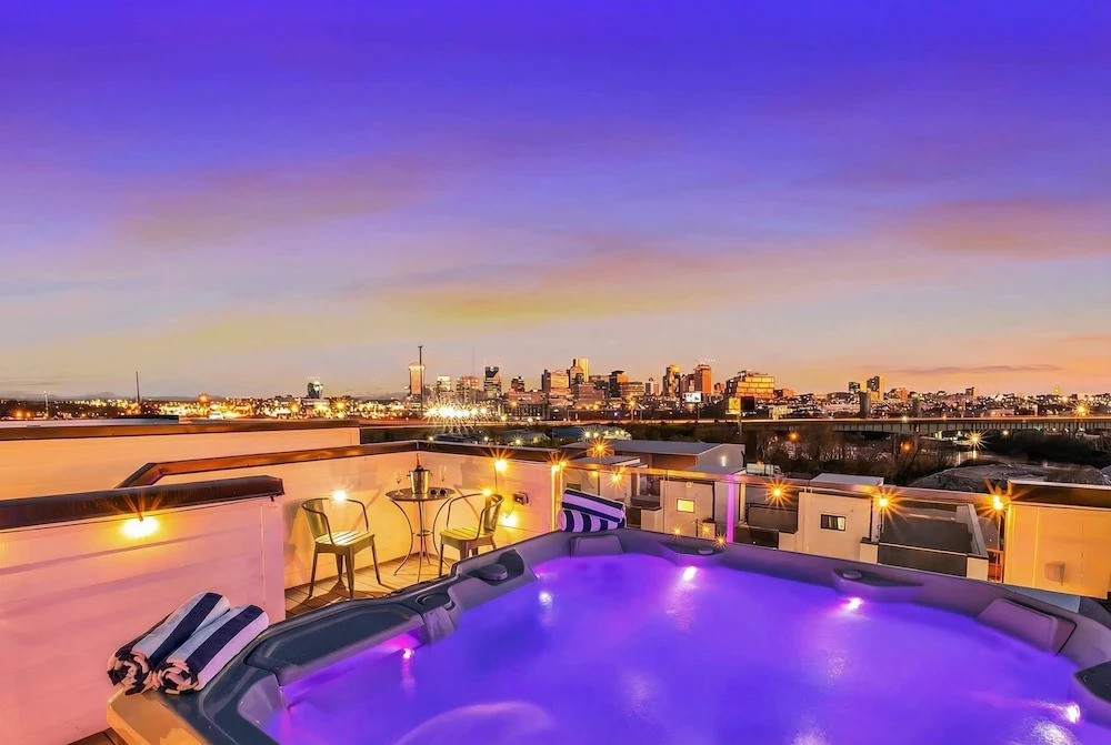 Taylor Swift Themed Rooftops Hot Tub Views