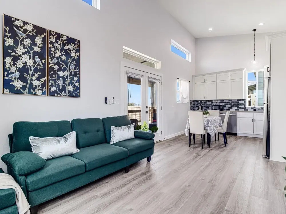 The Blue Flower 2 Bedroom Home