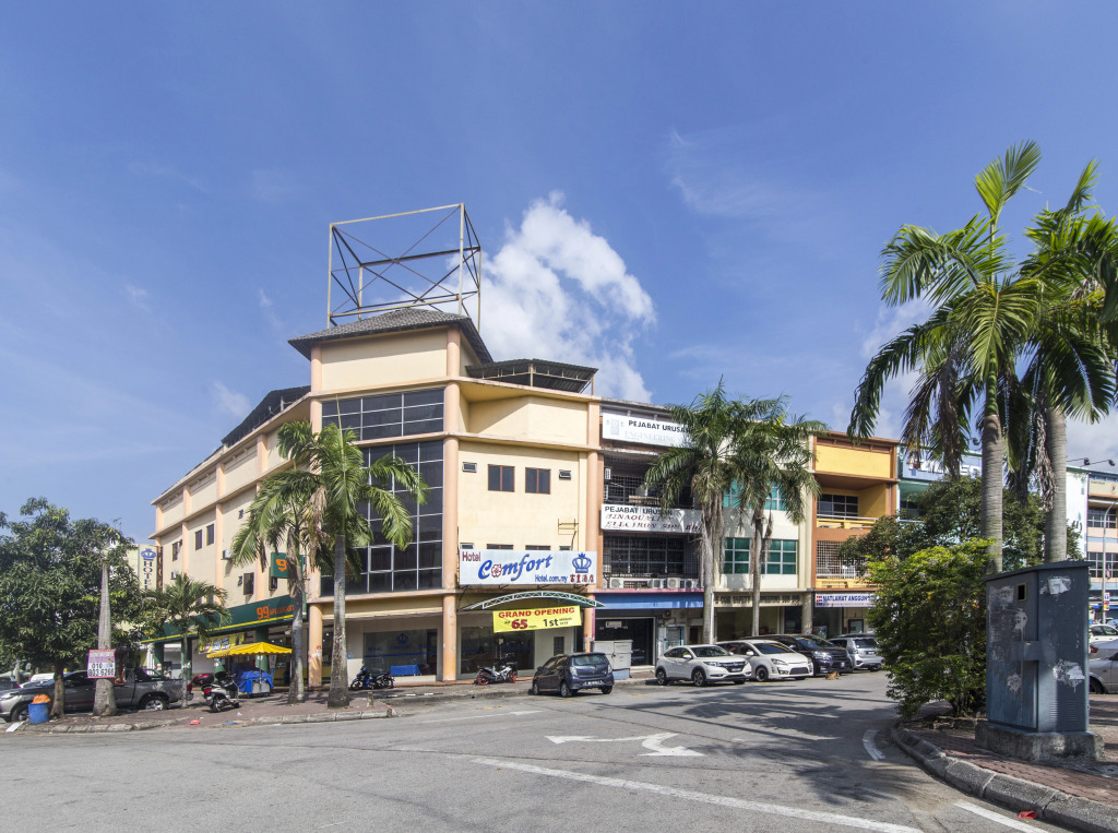 Super OYO 828 Comfort Hotel Shah Alam