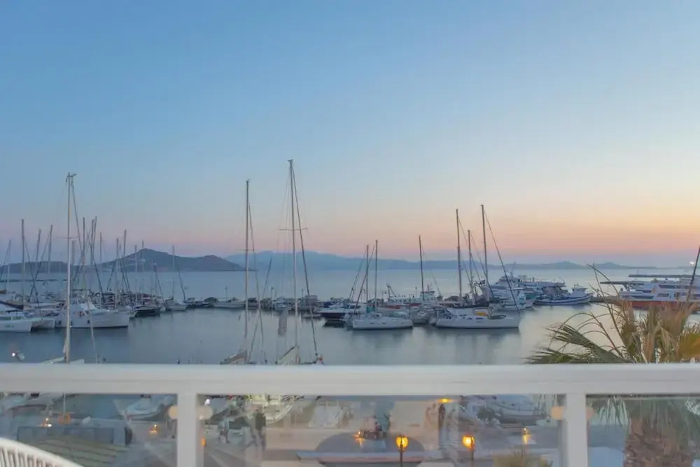 Naxos Riviera Suites