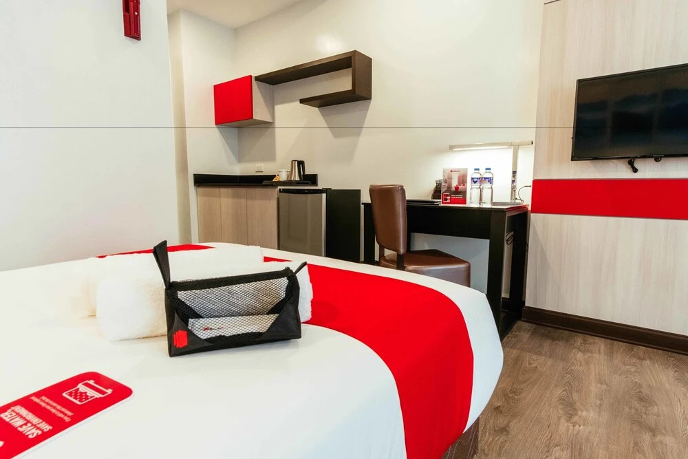 RedDoorz Premium near Ateneo Katipunan