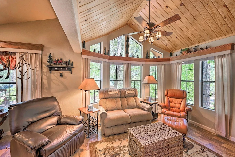 Gateway to Sunrise Resort! Show Low Cabin w/ Deck