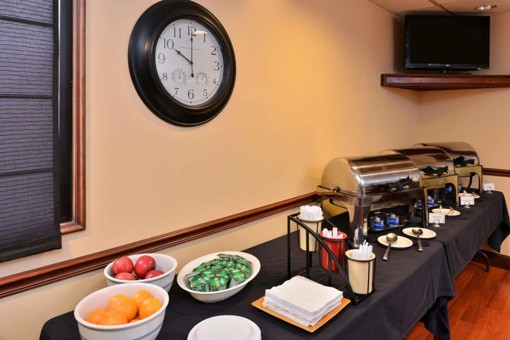 Best Western Louisville East Inn & Suites