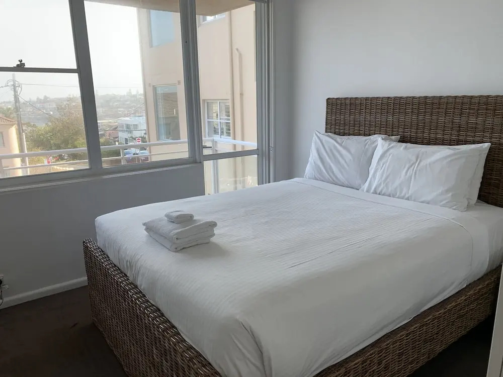 Bondi 2 Bedroom - Bondi and Tamarama Views