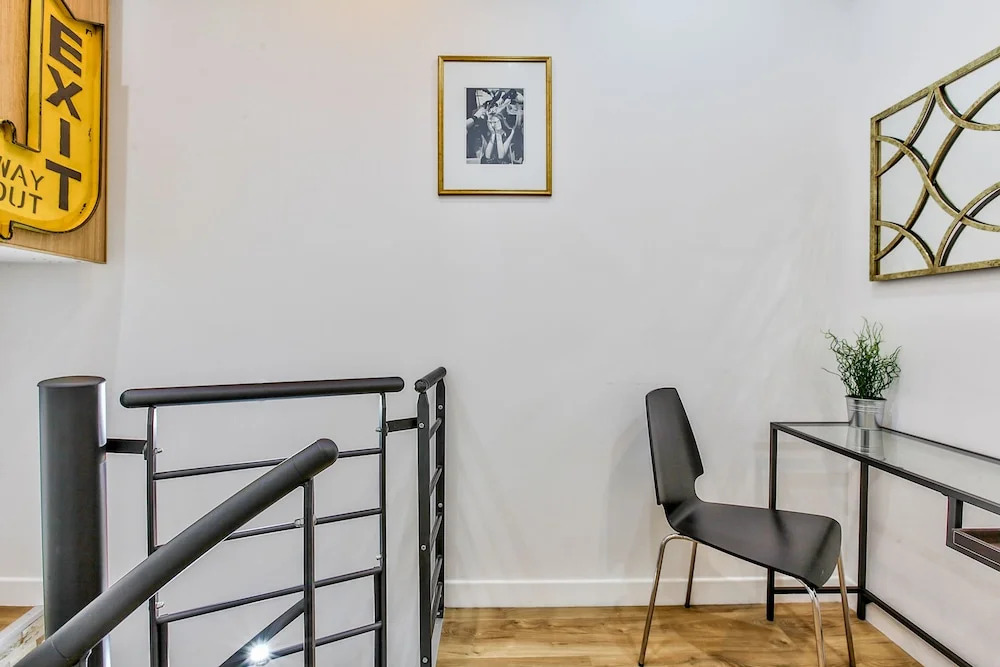 32 Atelier Paris Fashion