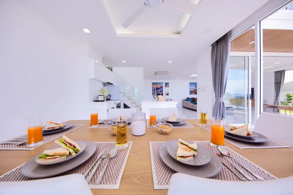 Modern styled 3 BR pool Orchid Villa