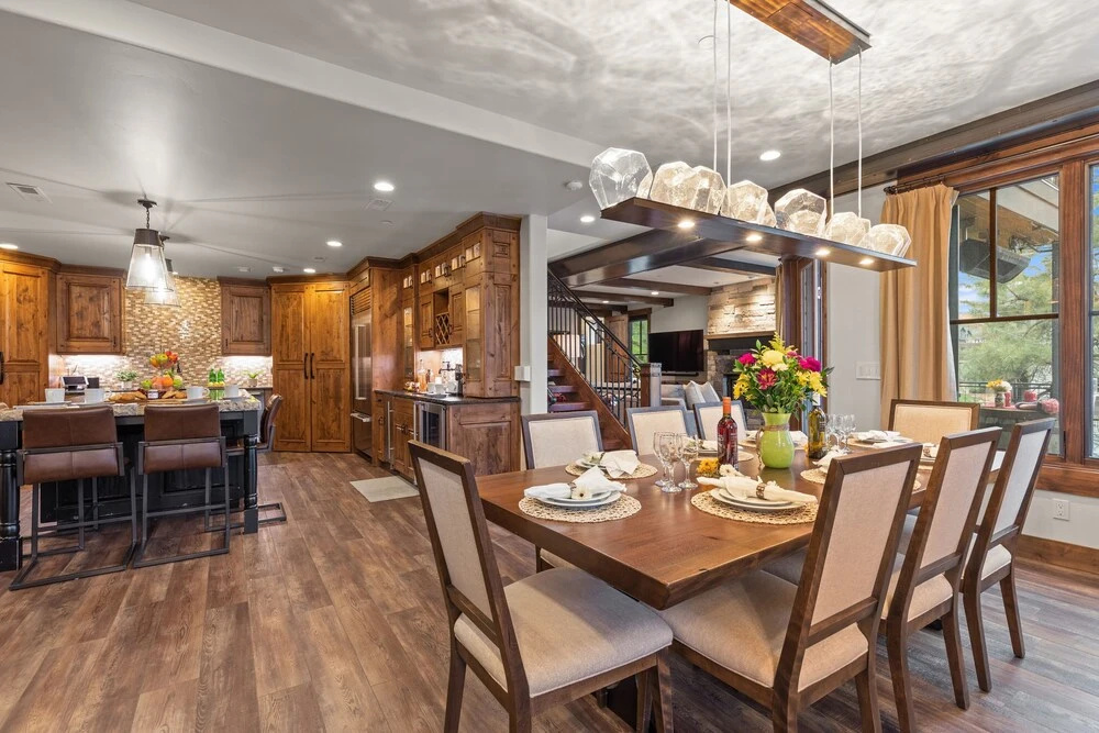 1138 Skiers Heaven! Luxury Home Close To Park City Mountain! Two Hot Tubs & Gorgeous Outdoor Space! 6 Bedroom Home by RedAwning