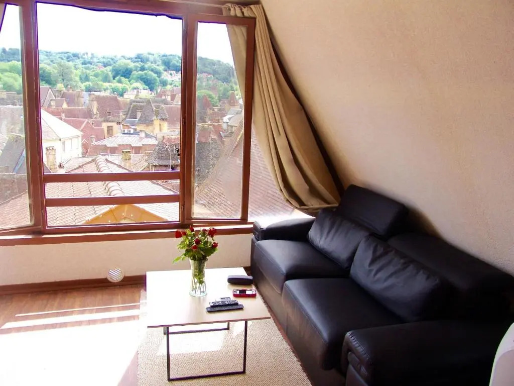 FRANRÉAL, 4 Appartements Climatisés