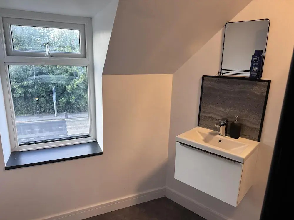 City Apartment Sleeps 5 With Parking