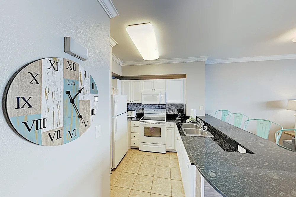 New Listing! Gulf-view Resort W/ Pools 1 Bedroom Condo