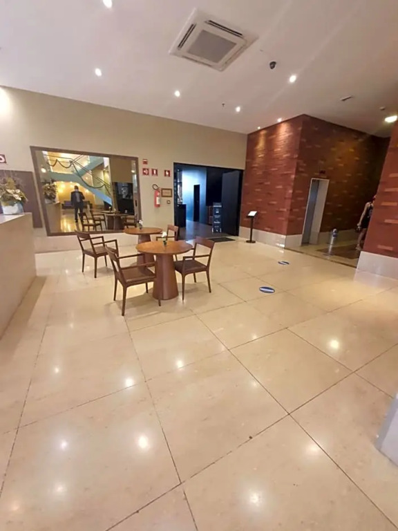 FLAT NO NOBILE SUÍTES MONUMENTAL COM ESTACIONAMENTO GRÁTIS, AO LADO DA ESPLANADA DOS MINISTÉRIOS E DO ESTÁDIO MANÉ GARRINCHA, WI-FI, PISCINA, ACADEMIA, SAUNA, RECEPÇÃO 24HS By REI DOS FLATS
