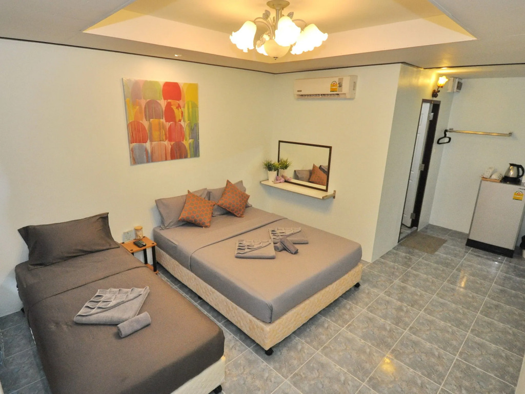 Sidewalk Boutique Hotel and Cafe