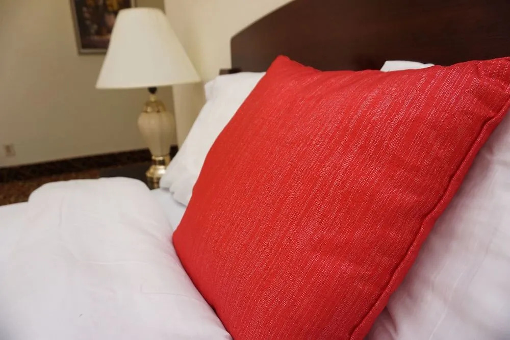 Kings Hotel Inc