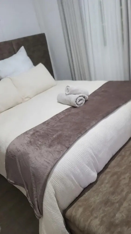 Two bed Nyanga Lakeside Cottage - 2298