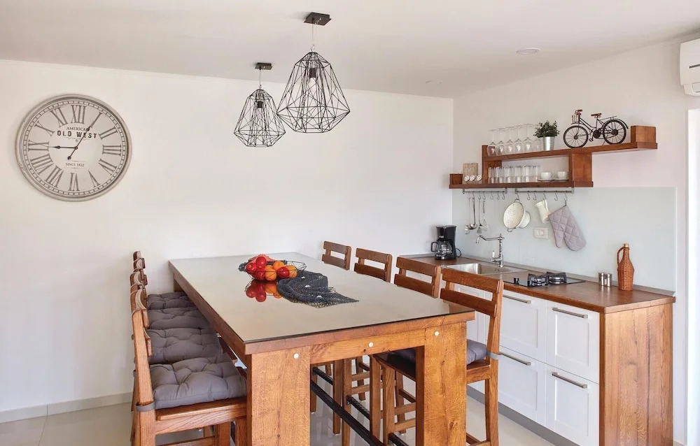 Stunning Home in Povlja With 4 Bedrooms, Wifi and Outdoor Swimming Pool