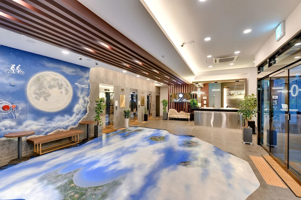 Full Moon Hotel
