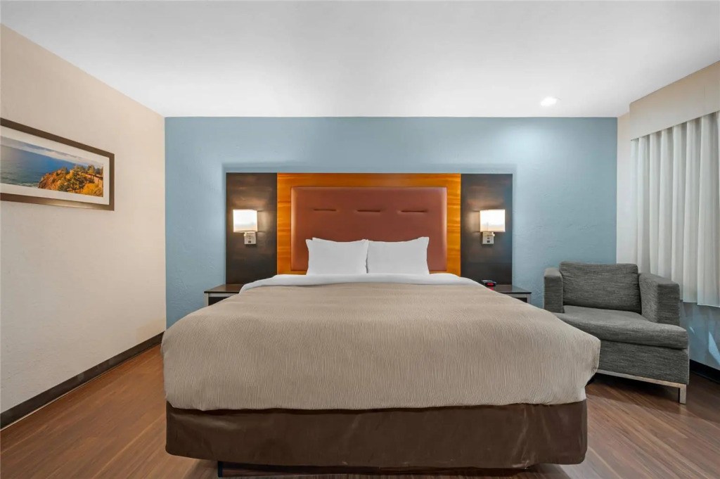 Quality Inn & Suites at Coos Bay