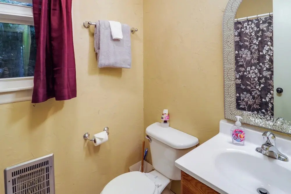 Walk to Slopes! Beech Mountain Condo, Pet Friendly