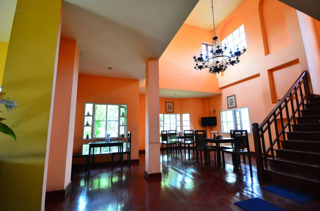 Baan Rajdamnern Huahin