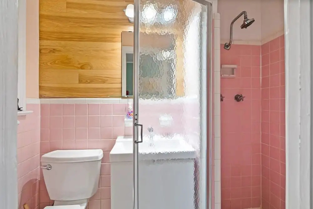Travel Back to the 50s- Renovated Motel Gem