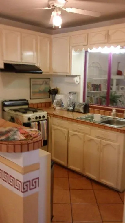 Welcome To Casa OLE Playas de Tijuana 5-Rooms 14-Guests close to Shoping Center & Beach