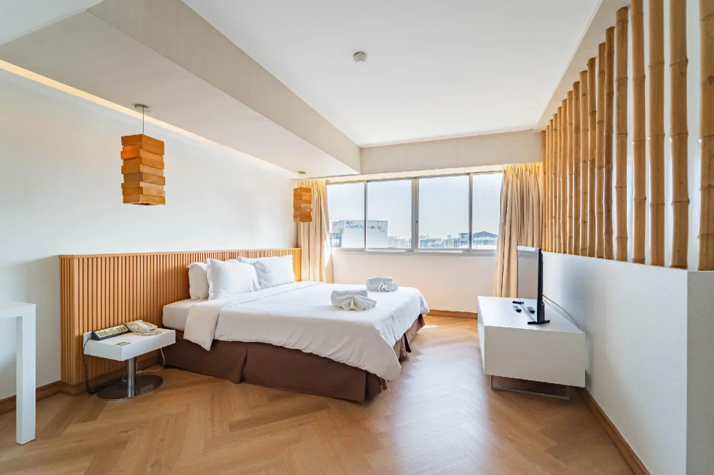 Veronica Residence