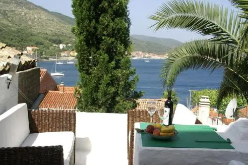 Buena Vis-ta Apartments with the Sea View