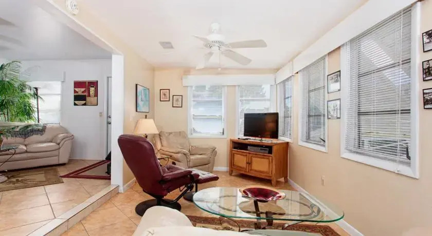 Paradise on Third by Vacation Rental Pros