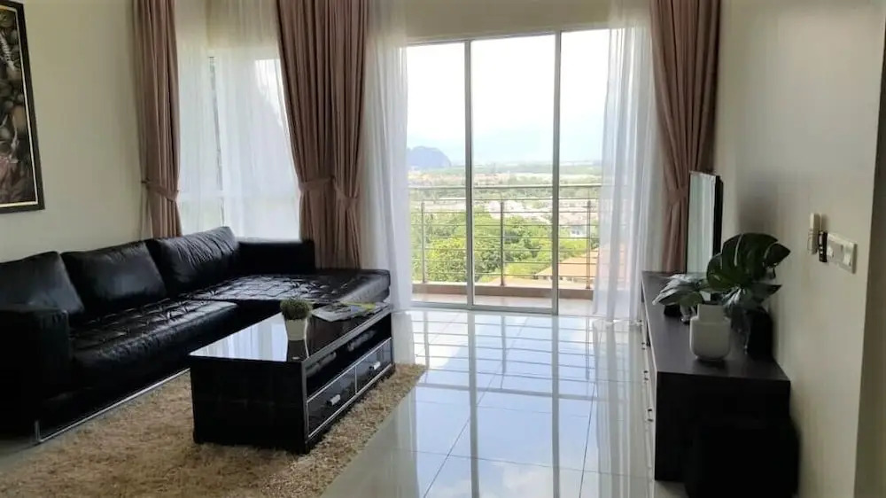 Suites at The Haven Lakeside by Plush