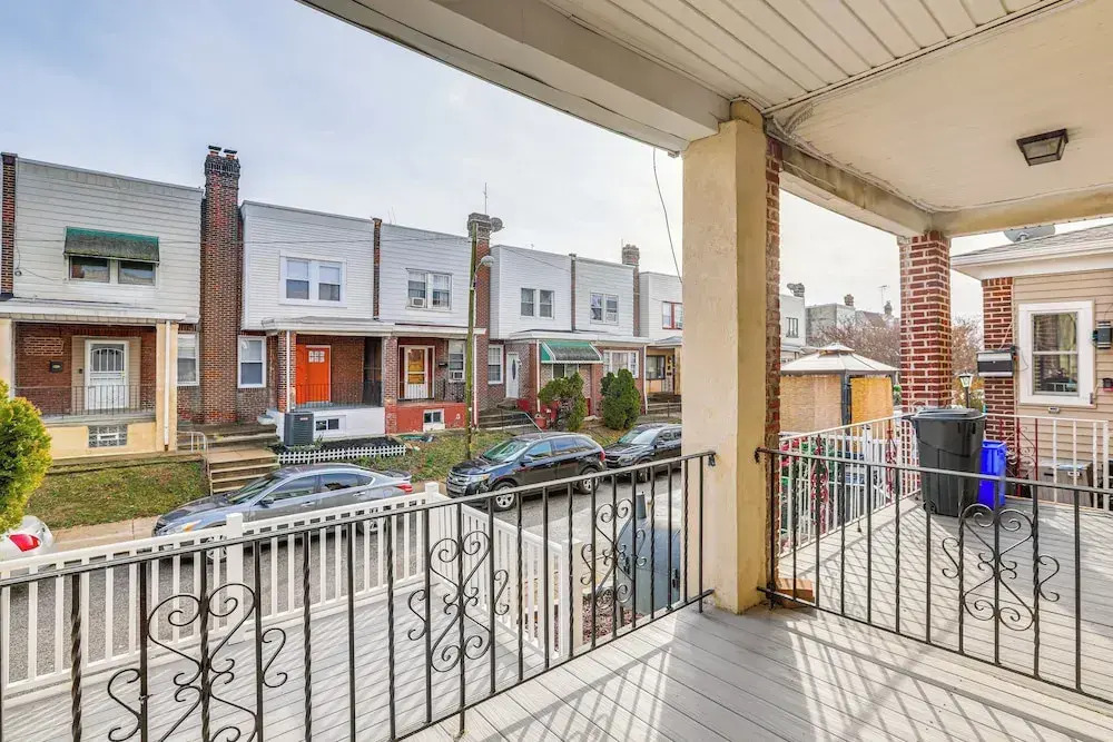 6 Mi to Eagles Games: Stylish Philly Townhome!