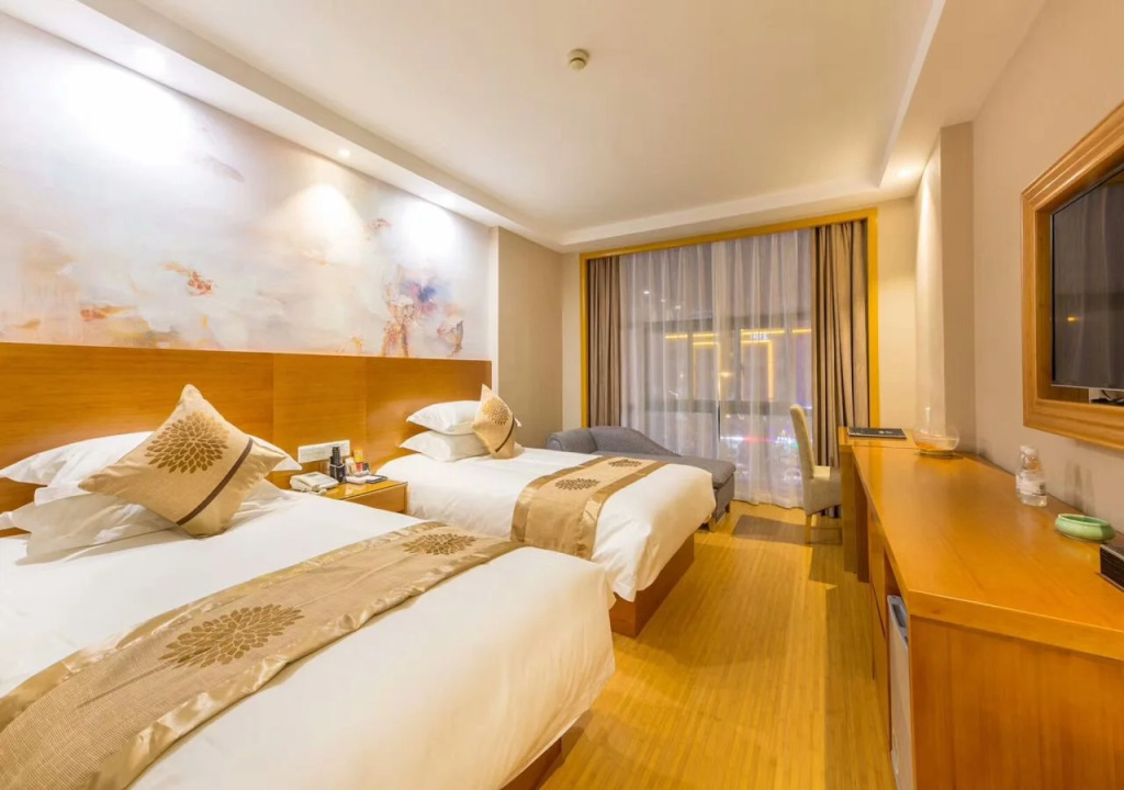 Yiwu Midi Hotel