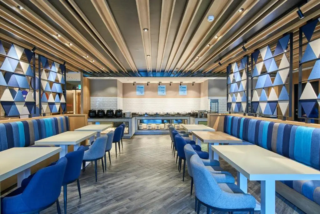 Holiday Inn Express Kaohsiung Love River by IHG