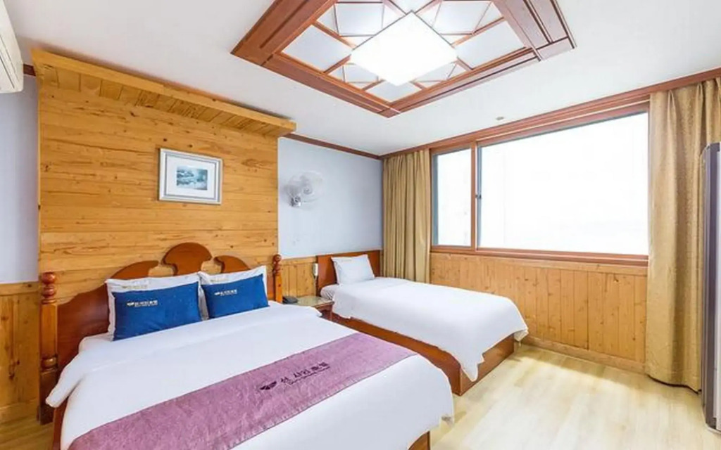 Sunshine Motel